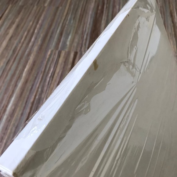 Bridge Set by Lady Christina Tablecloth & Napkin Table Linens Made in Canada - Picture 6 of 6